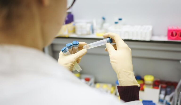 What Are Antigen & Antibody Tests?