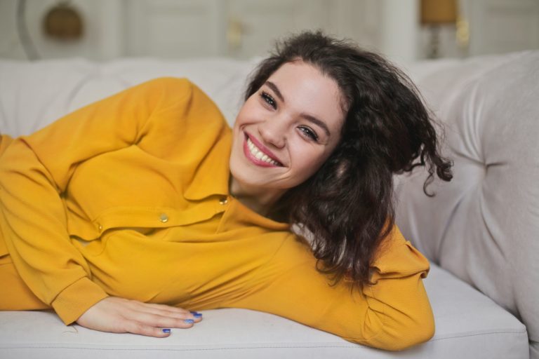 Healthy smile: porcelain crowns